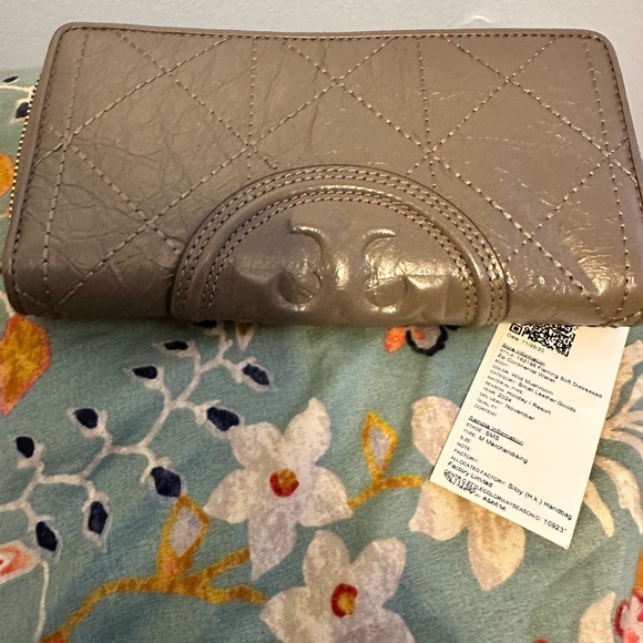 Elegant Brown Women's Wallet - Picture 3 of 3